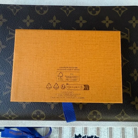 LV x TM Cherry Blossom Bracelet - Picture 14 of 15